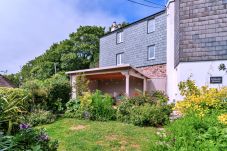 Cottage in Kingsand - Hillside House
