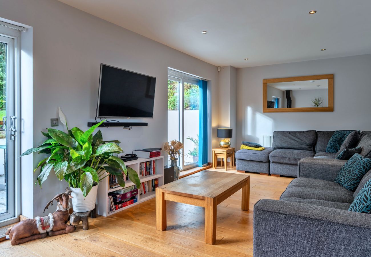 House in Millbrook - Lake View