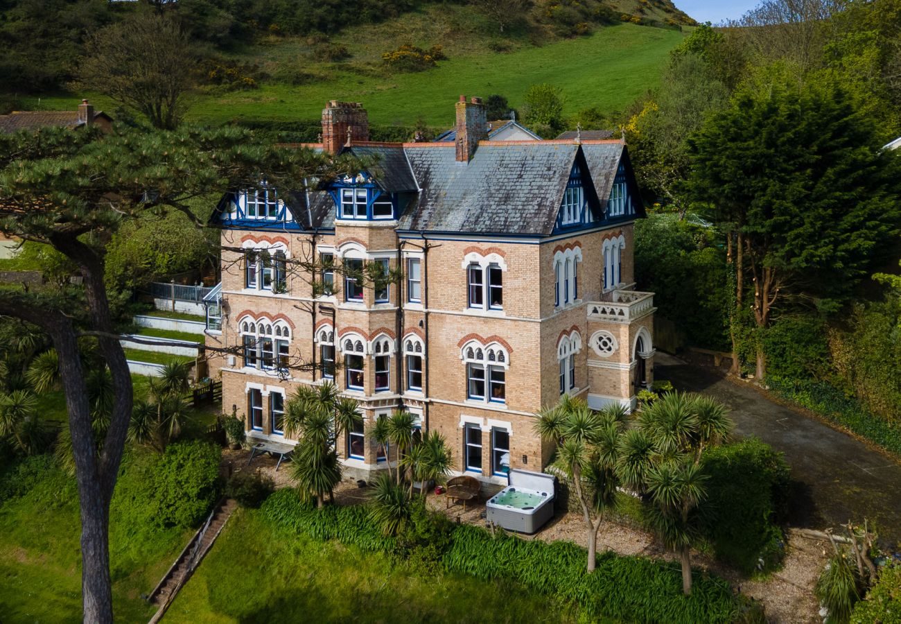 House in Ilfracombe - Westwell Hall