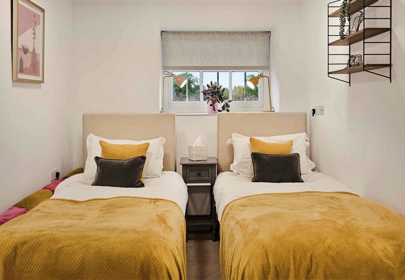 Apartment in East Molesey - Craven House, Lower Garden