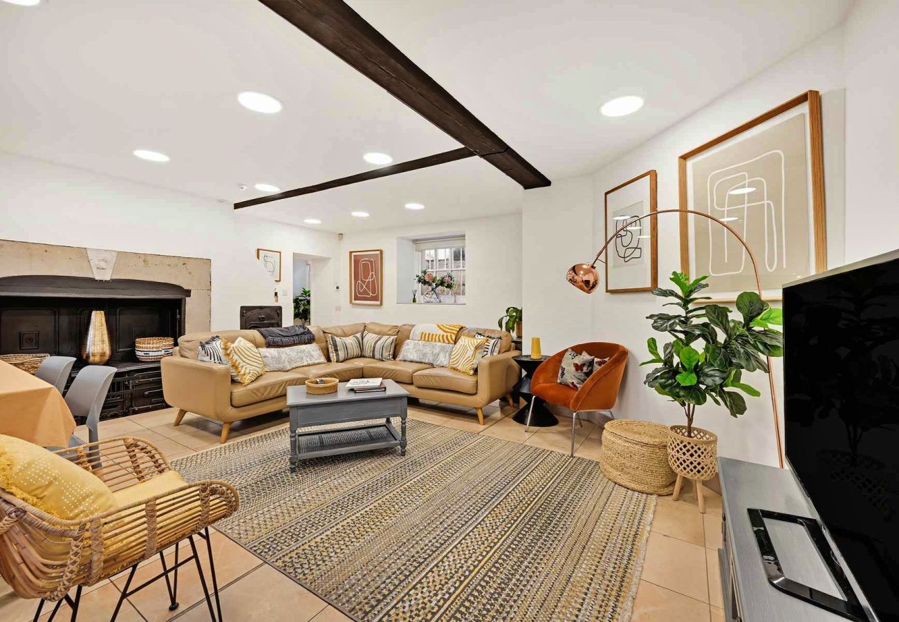 Apartment in East Molesey - Craven House, Lower Garden