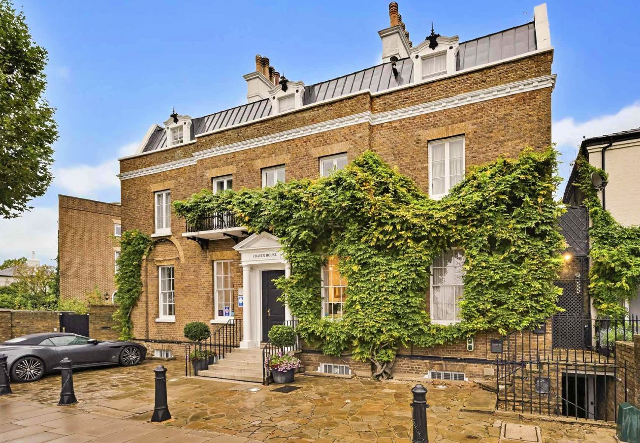 Apartment in East Molesey - Craven House, Lower Garden
