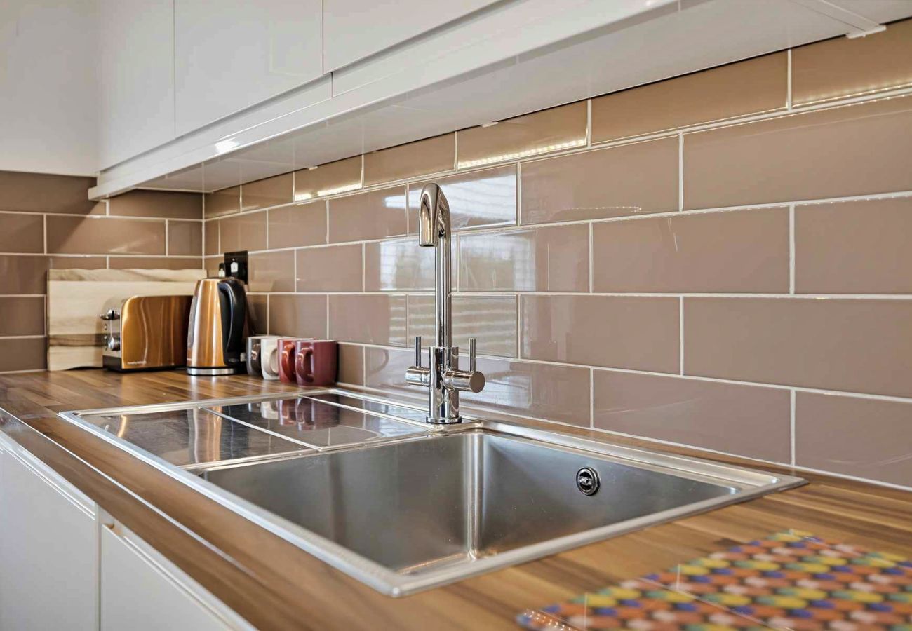 Apartment in East Molesey - Craven House, Park Suite