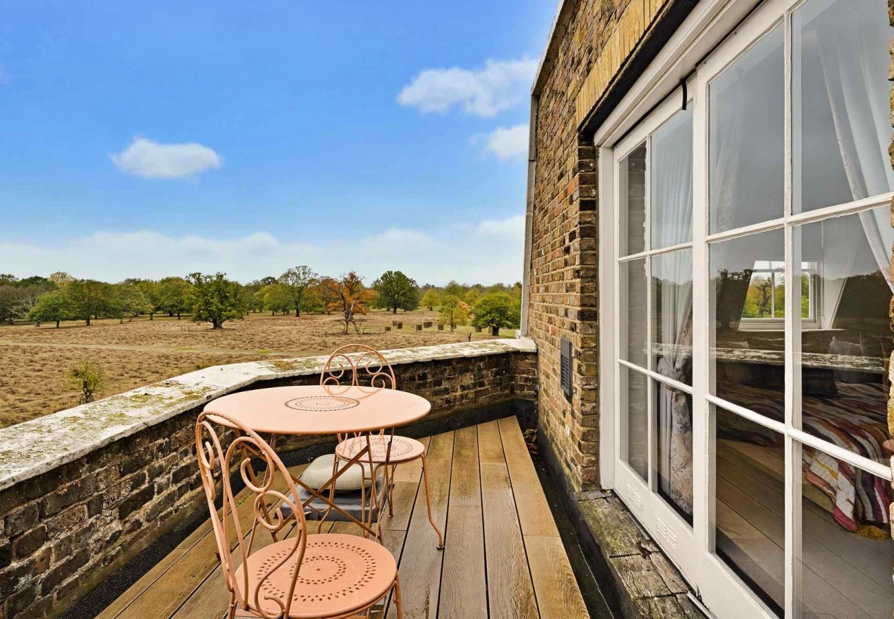 Apartment in East Molesey - Craven House, Park Suite