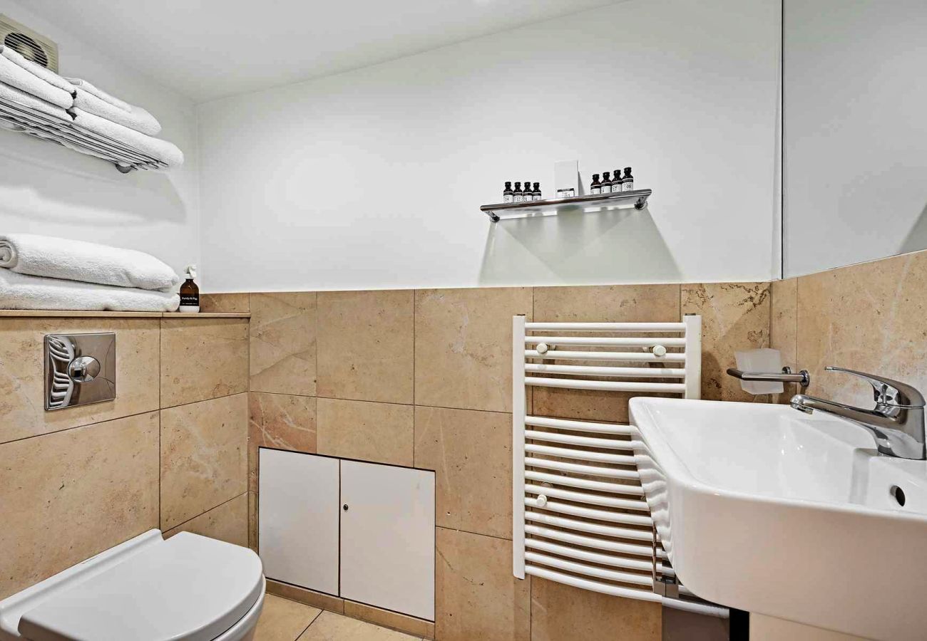 Apartment in East Molesey - Craven House, The Studio